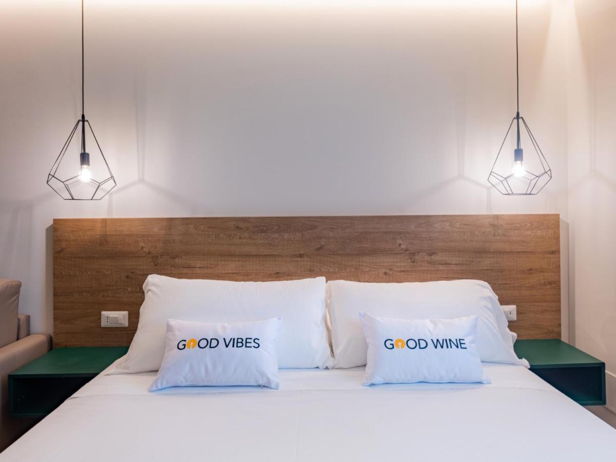 Catignano Hotel Губио Екстериор снимка