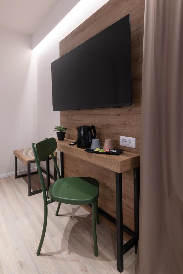 Catignano Hotel Губио Екстериор снимка