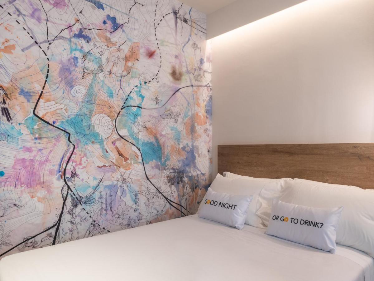Catignano Hotel Губио Екстериор снимка
