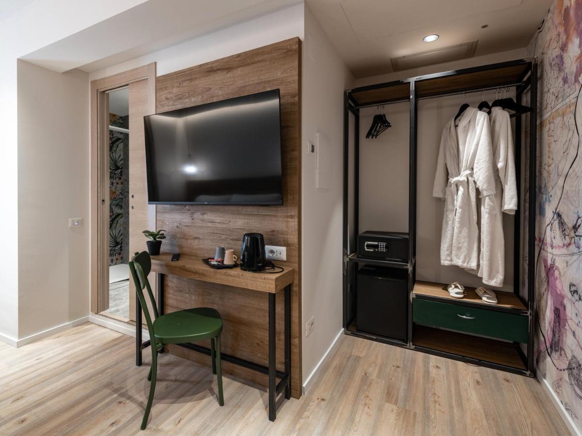 Catignano Hotel Губио Екстериор снимка